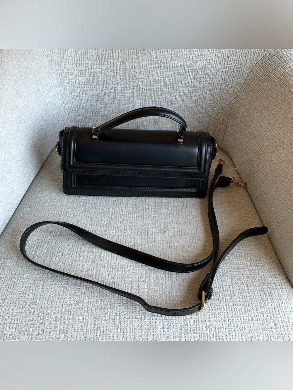 Urban Expressions Black Leather Top-Handle Crossbody Handbag